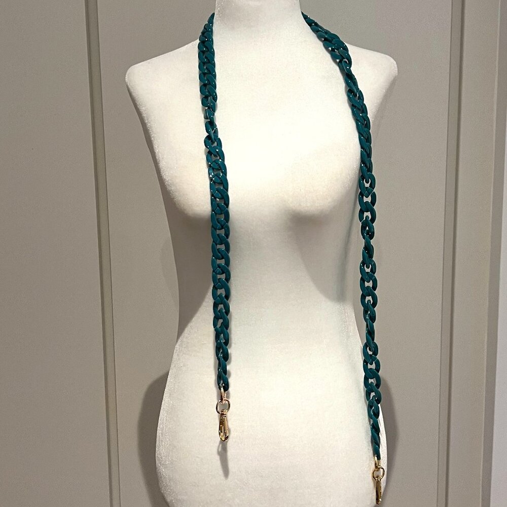 Detachable Cross Body Resin Link Chain